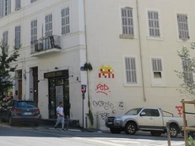 MARS_13, Space Invader de la rue Villeneuve — Street art de Invader à Marseille