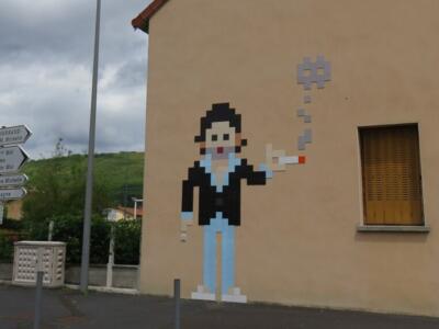 CLR_14, Space Invader de la rue Serge Gainsbourg — Street art de Invader à Clermont-Ferrand