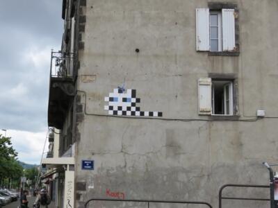 CLR_19, Space Invader de la rue Gilbert Morel — Street art de Invader à Clermont-Ferrand