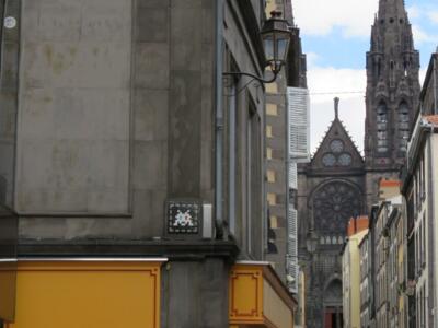 CLR_25, Space Invader de la rue des Gras — Street art de Invader à Clermont-Ferrand