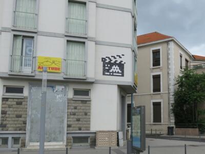 CLR_33, Space Invader on Rue Jeanne d'Arc — Street art by Invader in Clermont-Ferrand