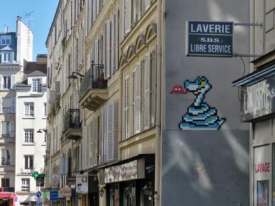 PA_1220, Space Invader on 7 rue d'Enghien — Street art by Invader in Paris