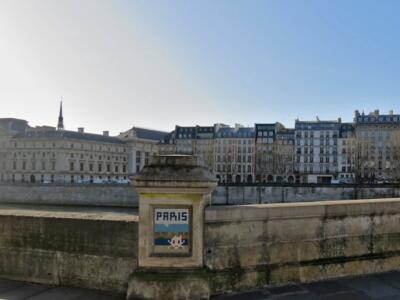 PA_1268, Space Invader on Bretelle de contournement de la place Valhubert — Street art by Invader in Paris