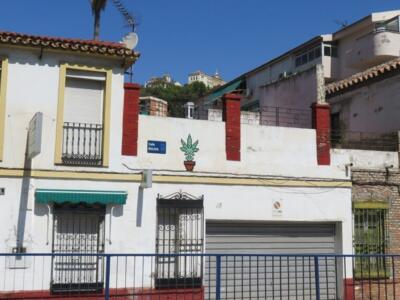 MLGA_03, Space Invader on 47 Calle Bolivia — Street art by Invader in Málaga