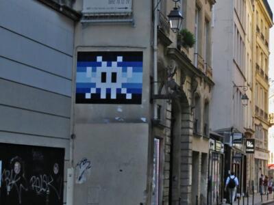 PA_1283, Space Invader de la rue des Déchargeurs — Street art de Invader à Paris