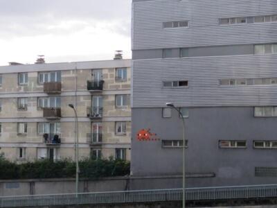 PA_1285, Space Invader on porte de Bagnolet — Street art by Invader in Paris