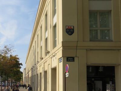 VRS_06, Space Invader de l'avenue de Paris — Street art de Invader à Versailles
