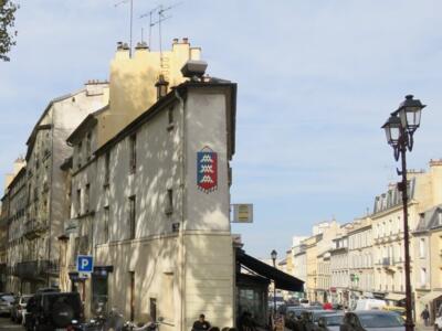 VRS_11, Space Invader on 65 avenue de Saint-Cloud — Street art by Invader in Versailles