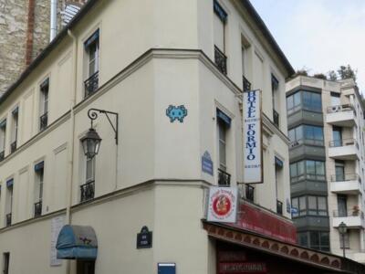 PA_1293, Space Invader de la rue Titien — Street art de Invader à Paris