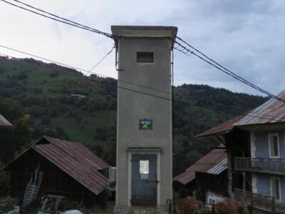 VLMO_02, Space Invader de la rue des Femmes — Street art de Invader à Valmorel