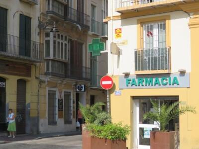 MLGA_28, Space Invader de Plaza de la Merced — Street art de Invader à Málaga