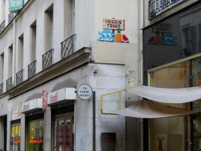 PA_1325, Space Invader on 56 rue de Paradis — Street art by Invader in Paris