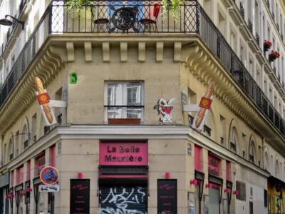 PA_1329, Space Invader on 2 rue Bleue — Street art by Invader in Paris