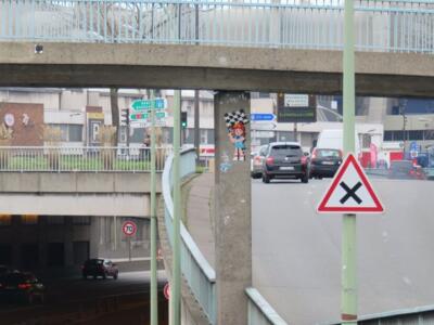 PA_1335, Space Invader on Avenue du Parc des Princes — Street art by Invader in Paris