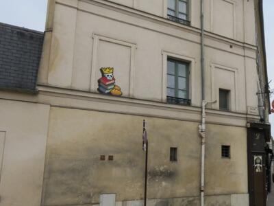 VRS_21, Space Invader on 0 rue de Limoges — Street art by Invader in Versailles