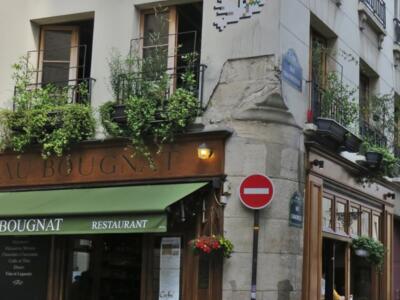 PA_1344, Space Invader on 26 rue Chanoinesse — Street art by Invader in Paris
