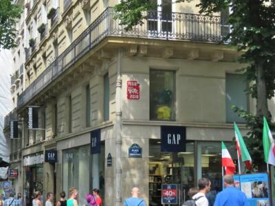 PA_1359, Space Invader on place de la Sorbonne — Street art by Invader in Paris