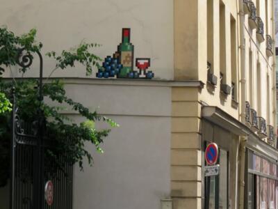PA_1397, Space Invader on 2 rue d'Aguesseau — Street art by Invader in Paris