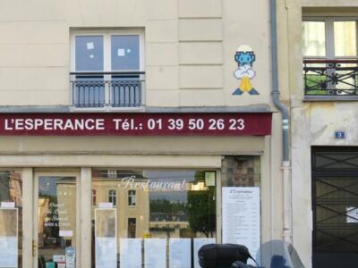 VRS_37, Space Invader on 3 rue Saint-Honoré — Street art by Invader in Versailles