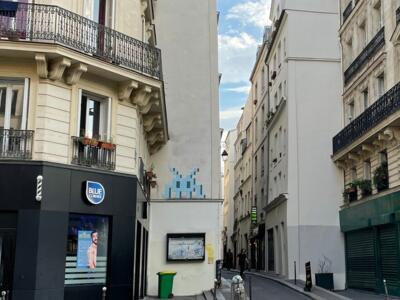 PA_1473, Space Invader de la rue des Vertus — Street art de Invader à Paris