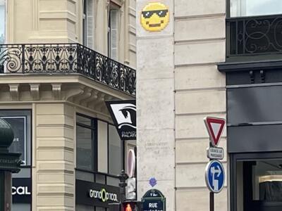 PA_1487, Space Invader on Rue Thérèse — Street art by Invader in Paris