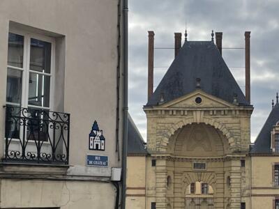 FTBL_04, Space Invader de la rue du Château — Street art de Invader à Fontainebleau