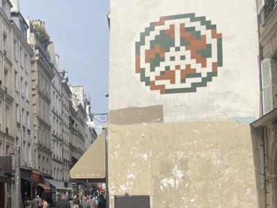 PA_1499, Space Invader de la rue de Grenelle — Street art de Invader à Paris