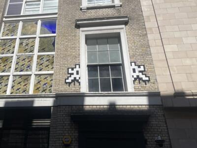 LDN_162, Space Invader de Lexington Street — Street art de Invader à London