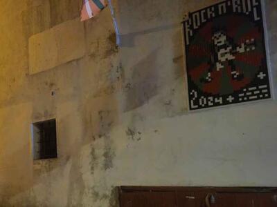 BAB_19, Space Invader de la rue des Basques — Street art de Invader à Bayonne