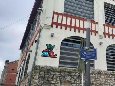 BAB_35, Space Invader de la rue des Halles — Street art de Invader à Biarritz