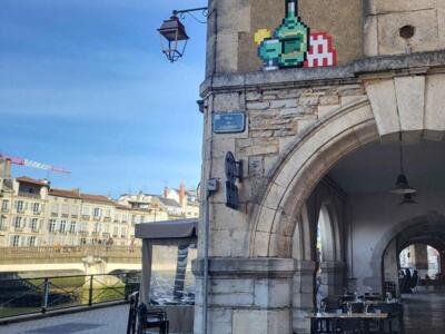 BAB_45, Space Invader de la rue de Coursic — Street art de Invader à Bayonne