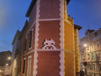 BAB_46, Space Invader de la rue Jean Bart — Street art de Invader à Biarritz