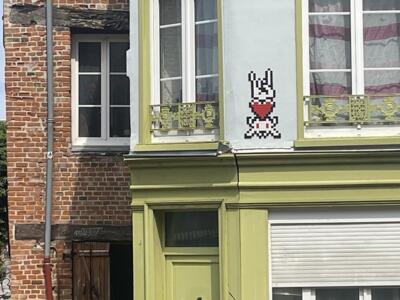 AMI_04, Space Invader de la rue d'Engoulvent — Street art de Invader à Amiens