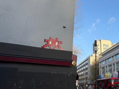 LDN_178, Space Invader de Tottenham Court Road — Street art de Invader à London