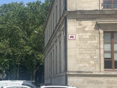 PA_1587, Space Invader on Place de la Fontaine aux Lions — Street art by Invader in Paris