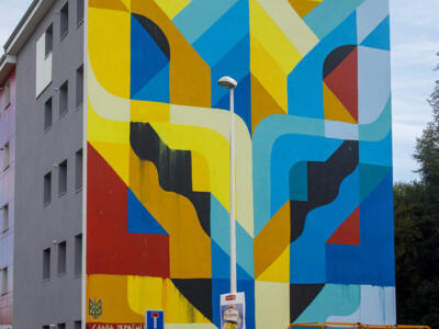 ТРИЗУБ (Tryzub) — Street art by Maya Hayuk in Bayonne