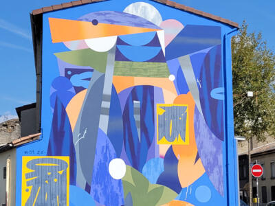 Collage de formes bleues avenue de Romans — Street art de Woizo à Valence