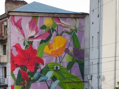 Flore brésilienne à Koutaïssi — Street art de Thiago Mazza à Kutaisi
