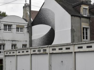 Misty ribbon on Rue du Milieu — Street art by Camille Gendron in Caen