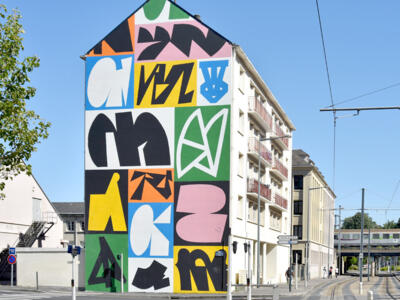 Damier typographique rue de la Gare — Street art de Erosie à Caen