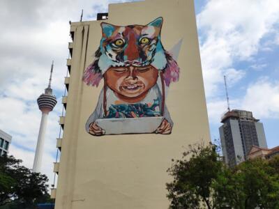 Brave — Street art de Anokayer à Kuala Lumpur
