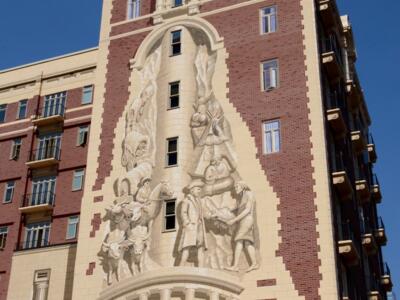 Oregon History — Street art by Richard Haas in Portland