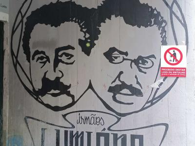 Les frères Lumière, pionniers du cinéma — Street art à Porto