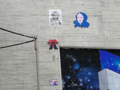 Collage Urbain avec Joconde par A2 — Street art de A2, John Hamon, Gzup à Paris