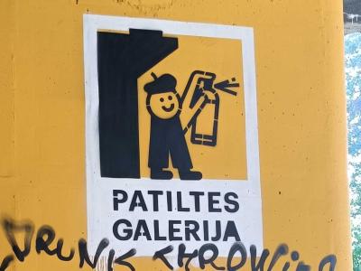 Patiltes Galerija Graffiti Writer Stencil — Street art in Rīga