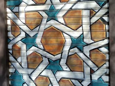 Motif mudéjar géométrique par Viciografa — Street art à Toledo