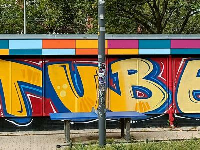 Tube Lettering Coloré Graphique — Street art à Berlin