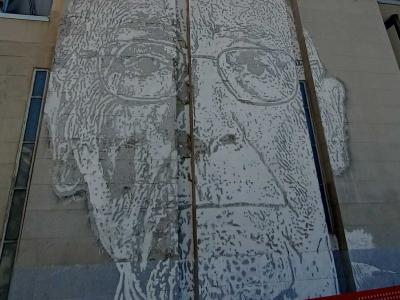 Portrait monumental de Vhils — Street art de Vhils à Madrid