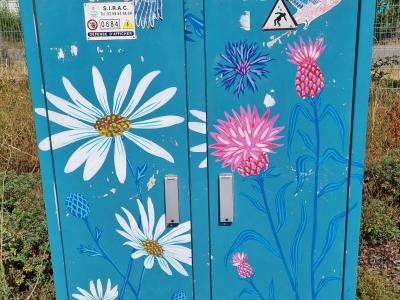Jardin turquoise fleuri — Street art à Strasbourg