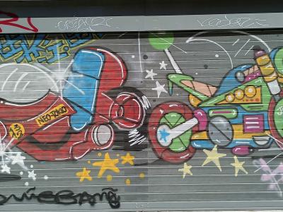 Motos futuristes Akira style — Street art à Madrid